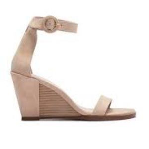 Stuart Weitzman Harbor Platform in Seda Wheat Suede